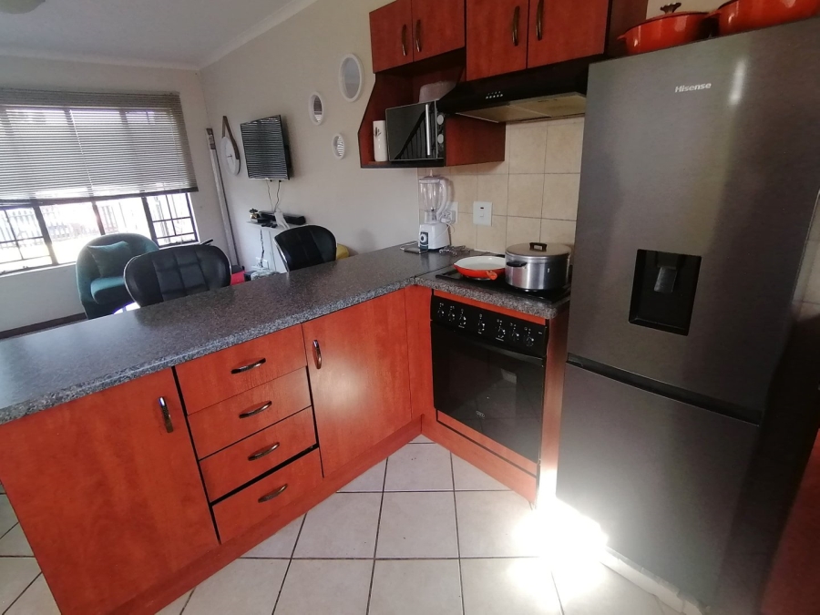 2 Bedroom Property for Sale in Hillside Free State